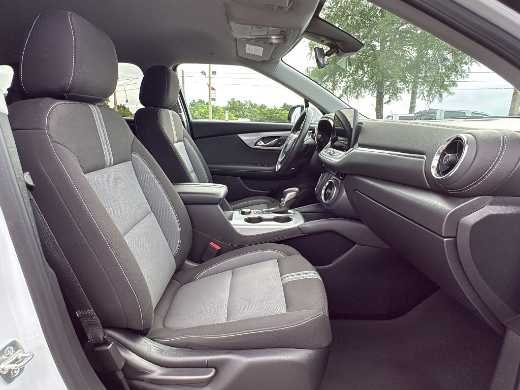 Used 2025 Summit White Chevrolet 2LT image 14