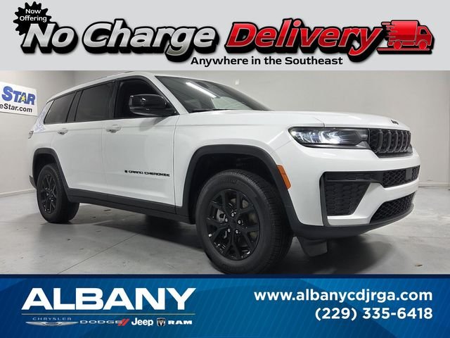 New 2026 Bright White Clear-Coat Exterior Paint Jeep Altitude image 1