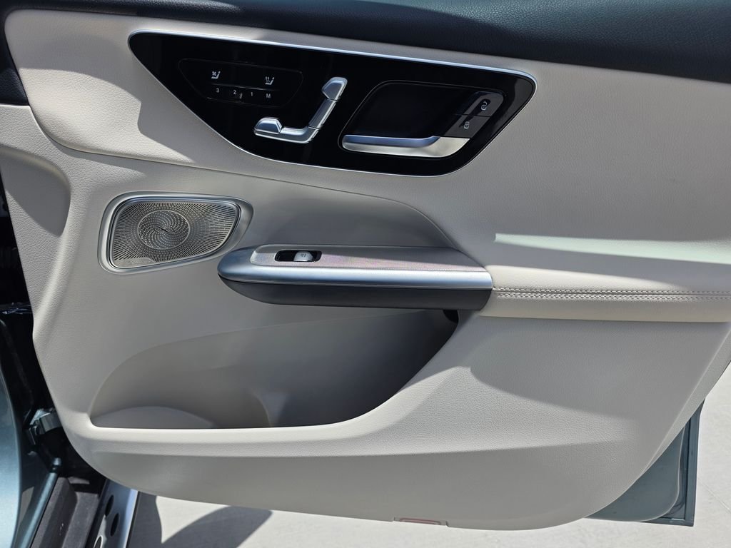 New 2026 Verde Silver Metallic Mercedes-Benz GLC 300 image 18