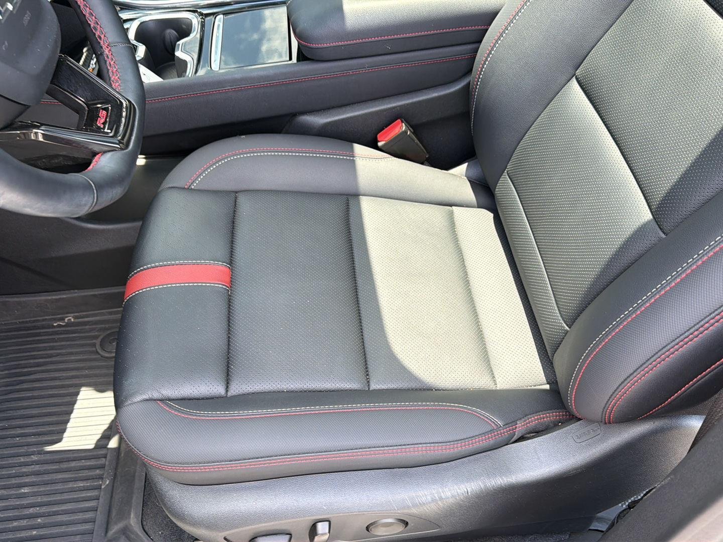 Used 2024 Mosaic Black Metallic Chevrolet FWD RS image 31