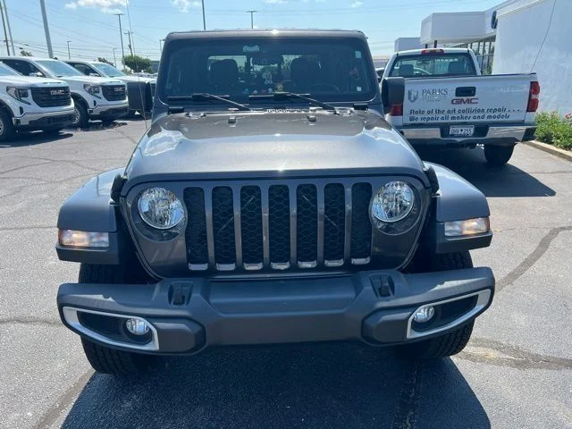 Used 2023 Gray Jeep Sport S image 10
