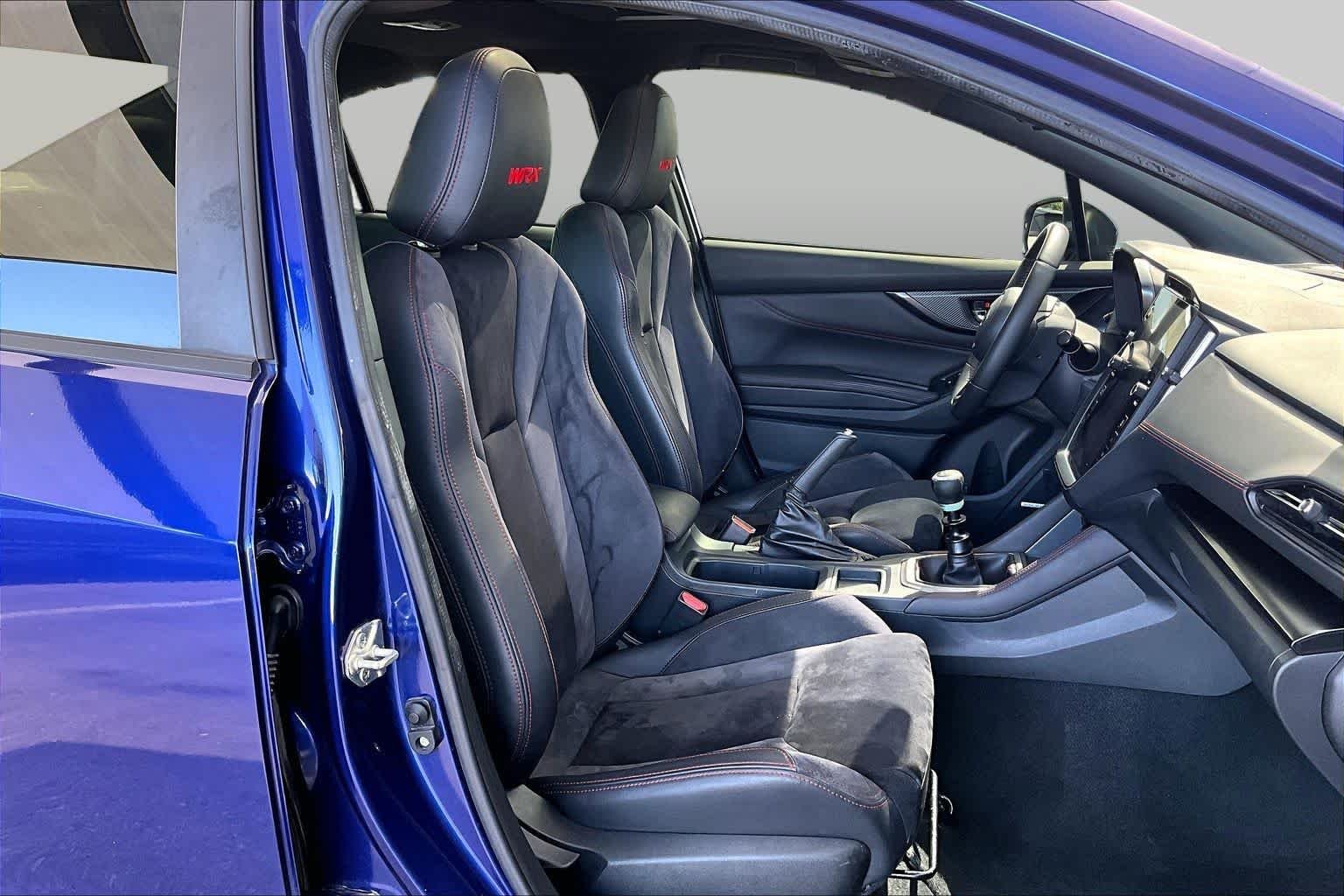 Used 2022 Sapphire Blue Subaru Limited image 9