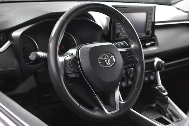 Used 2021 Black Toyota XLE Premium image 23