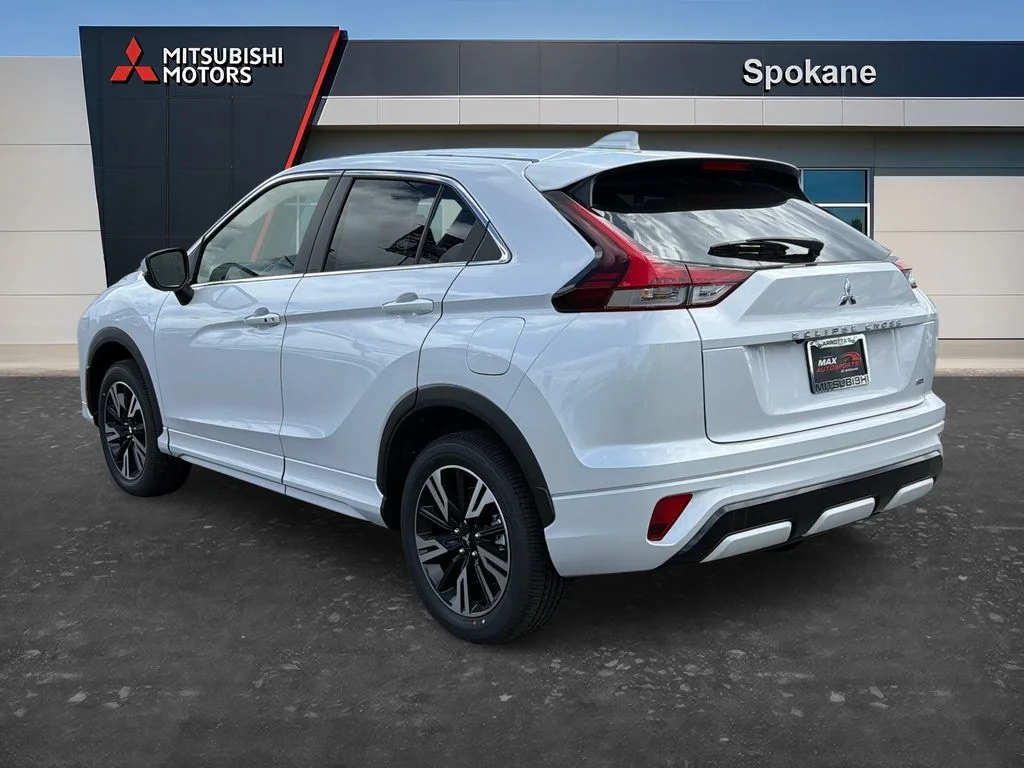 New 2026 White Diamond Mitsubishi SEL AWD image 5