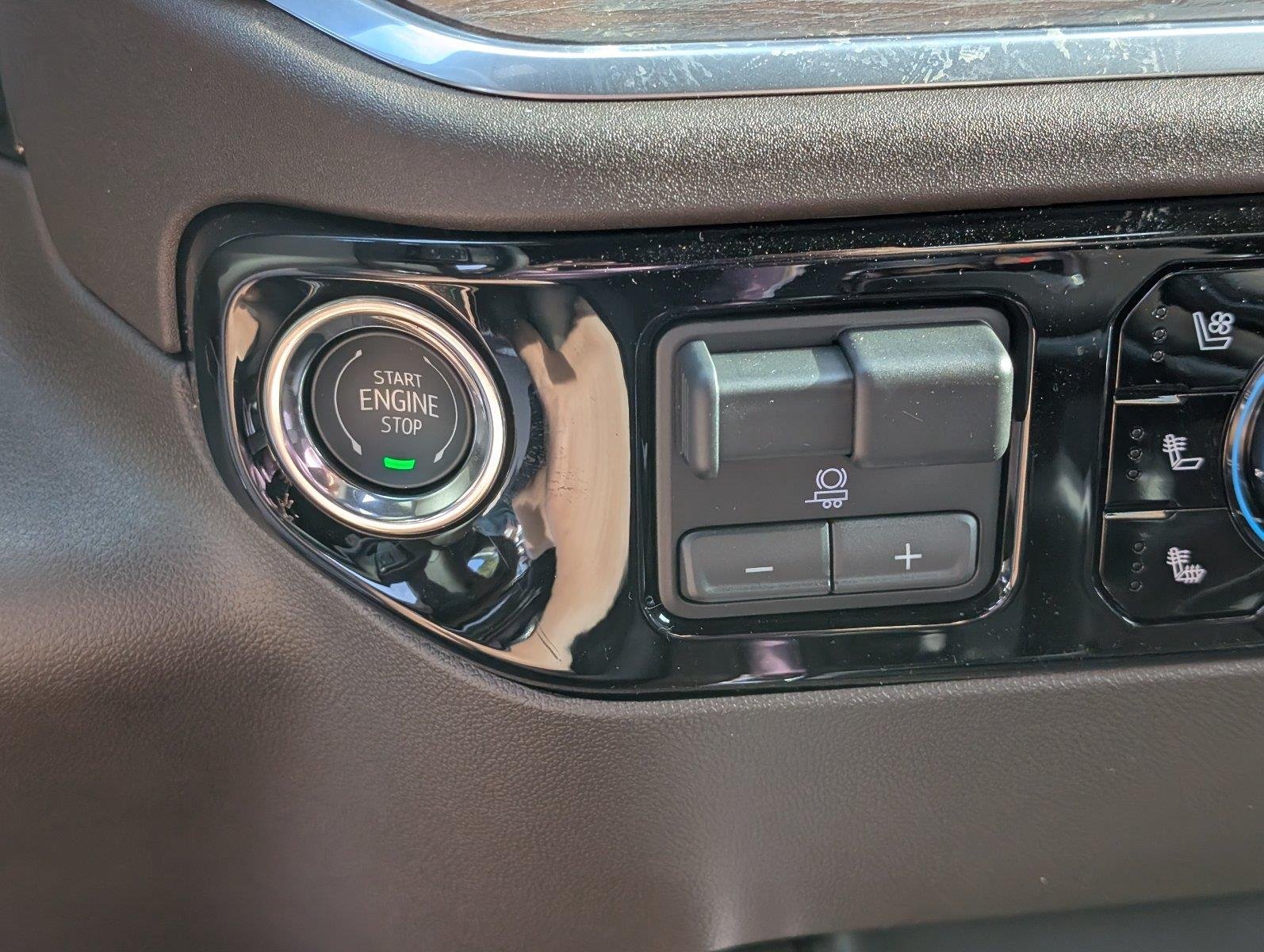 New 2026 Onyx Black GMC SLT image 25