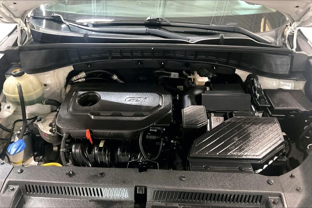 Used 2020 White Hyundai SEL image 9