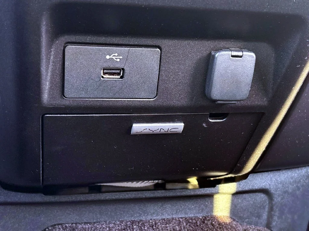 Used 2017  Ford XLT image 25