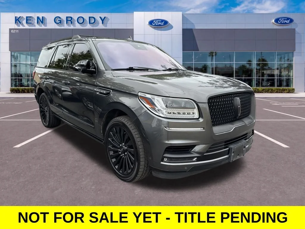 Used 2018 Gray Lincoln Reserve image 1
