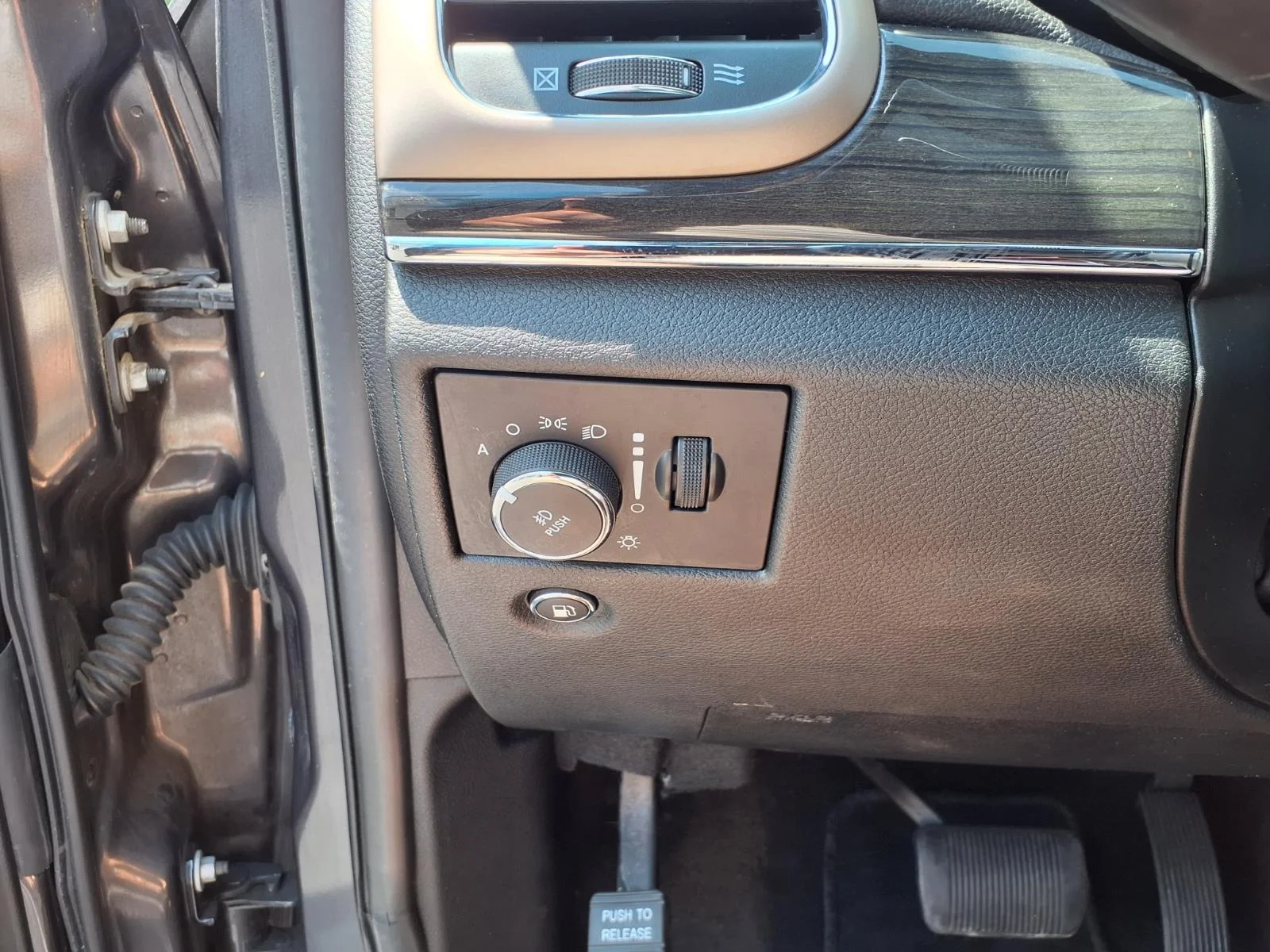 Used 2015 Gray Jeep Overland image 13