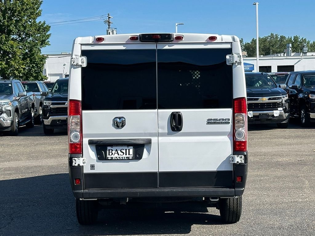 Used 2025 White Ram Base image 7