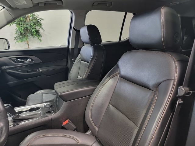 Used 2019 IRIDESCENT PEARL TRICOAT Chevrolet Premier image 13