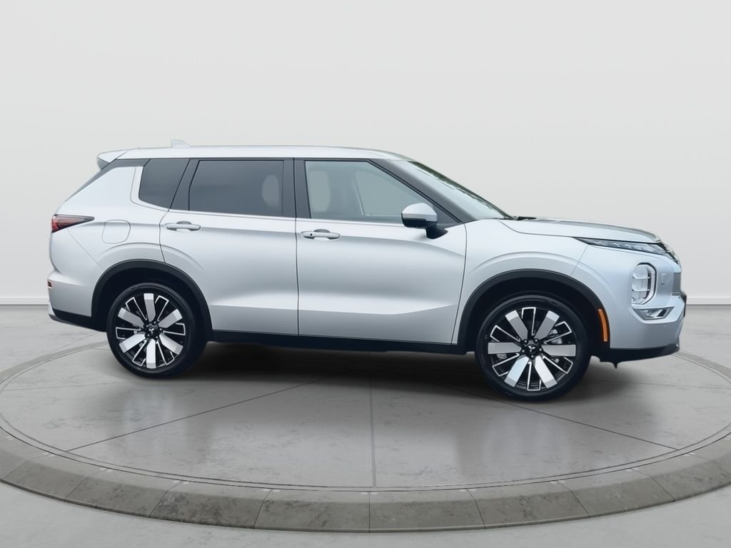 2026 Mitsubishi Outlander SE - Photo 8
