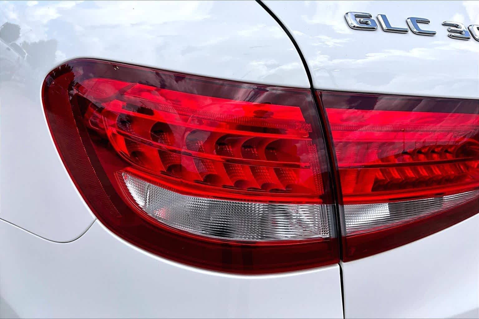 Used 2018 Polar White Mercedes-Benz GLC 300 image 28