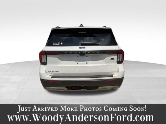 Used 2026 Star White Ford Active image 5