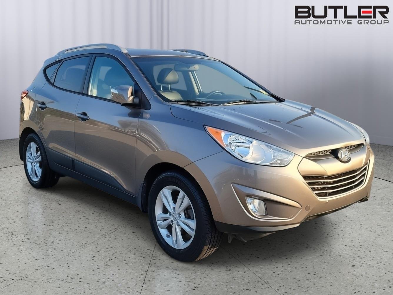 Used 2013 Chai Bronze Hyundai GLS image 4