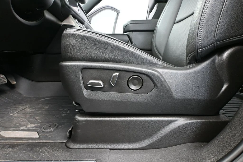 2023 GMC Yukon Denali - Photo 26