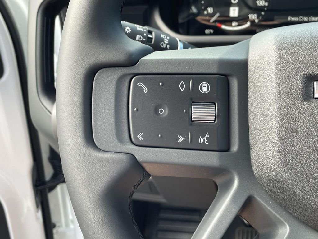 New 2026 Fuji White Land Rover X-Dynamic SE image 27