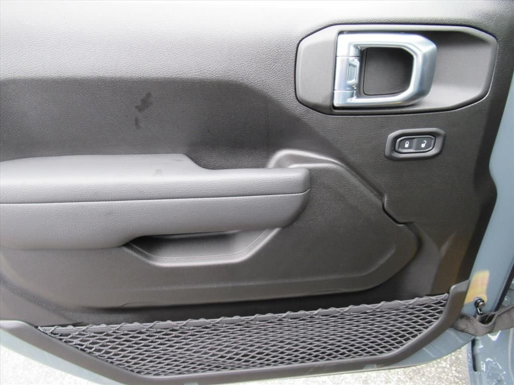 New 2026 Anvil Clear-Coat Exterior Paint Jeep Sport image 17