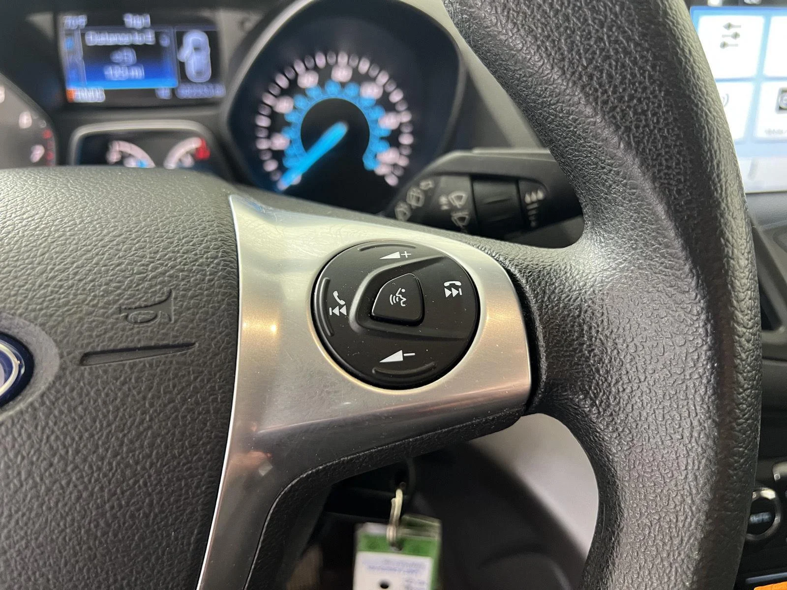 Used 2016 Wh Ford SE image 12