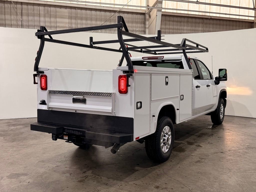 New 2026 Summit White Chevrolet WT image 10