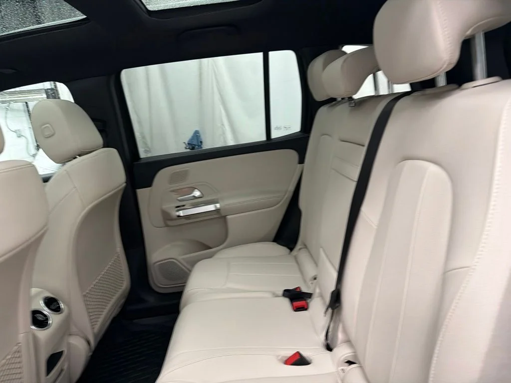New 2026 Black Mercedes-Benz GLB 250 image 18