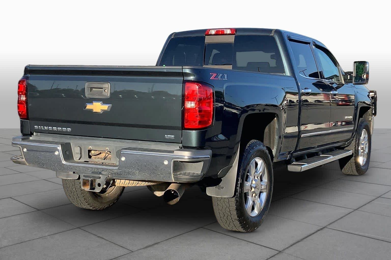 Used 2019 Graphite Metallic Chevrolet LTZ image 12