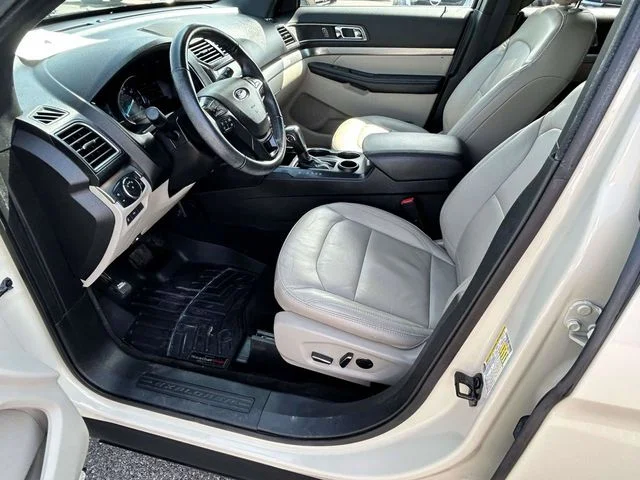 Certified Used 2018 Tan Ford XLT image 15