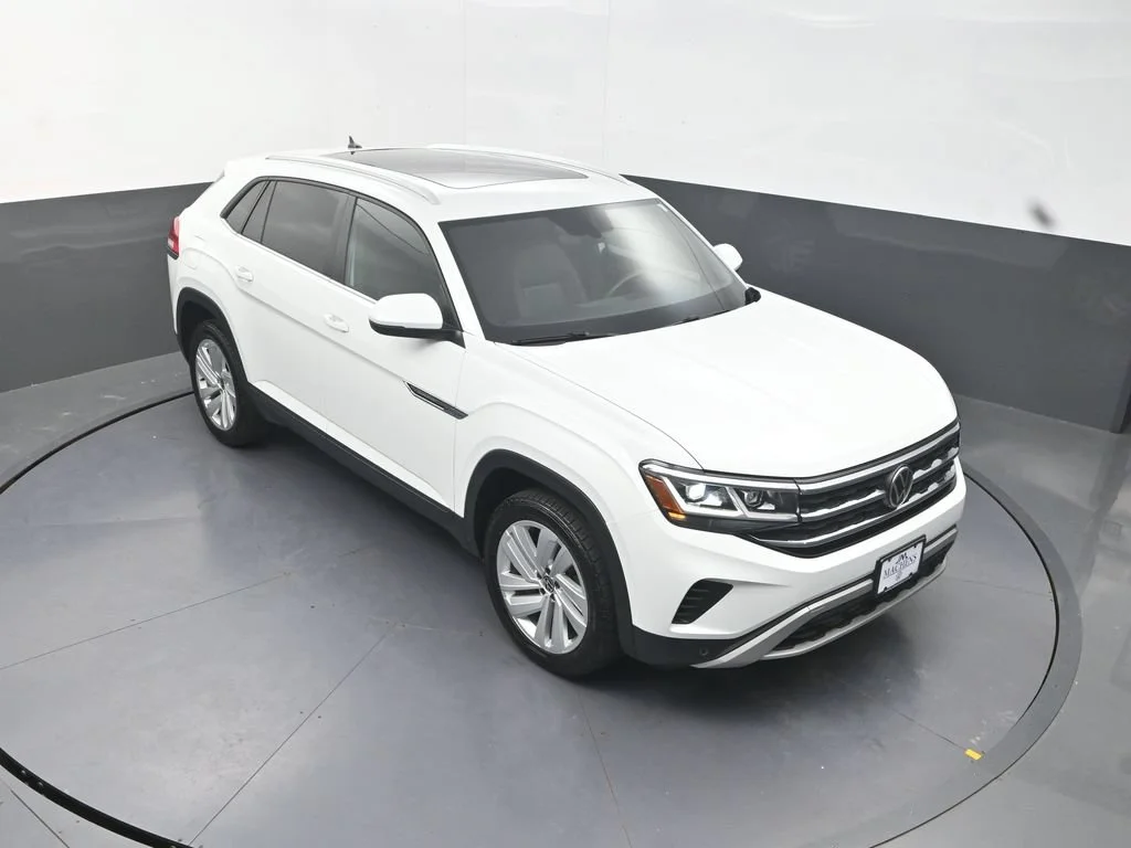 Used 2023 White Volkswagen 3.6L V6 SE w/Technology image 14