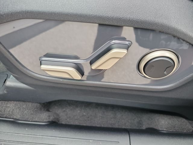 New 2027 White Pearl Kia S image 20