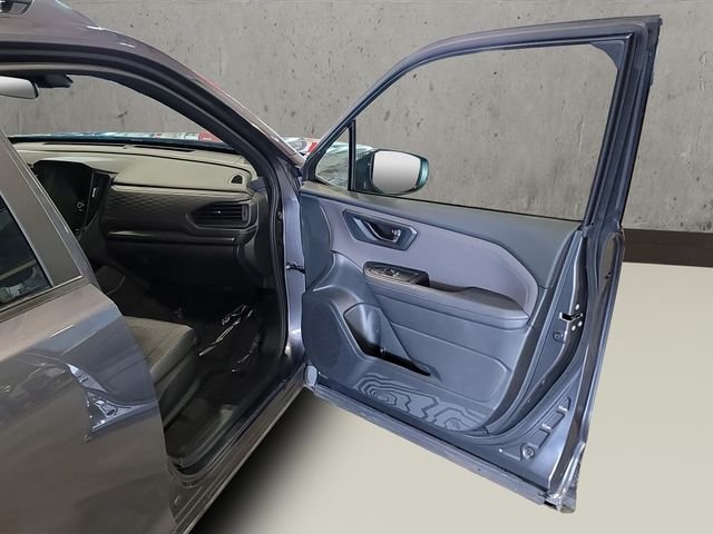 Used 2025 Gray Metallic Subaru Premium image 39