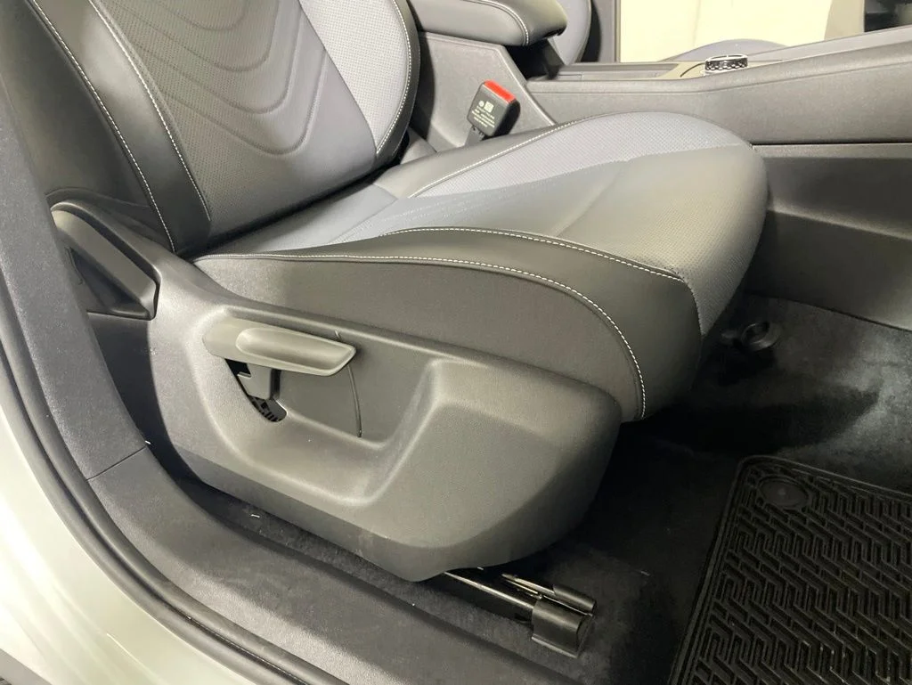 New 2026 White/off-white Volkswagen 2.0T SE R-Line Black image 22