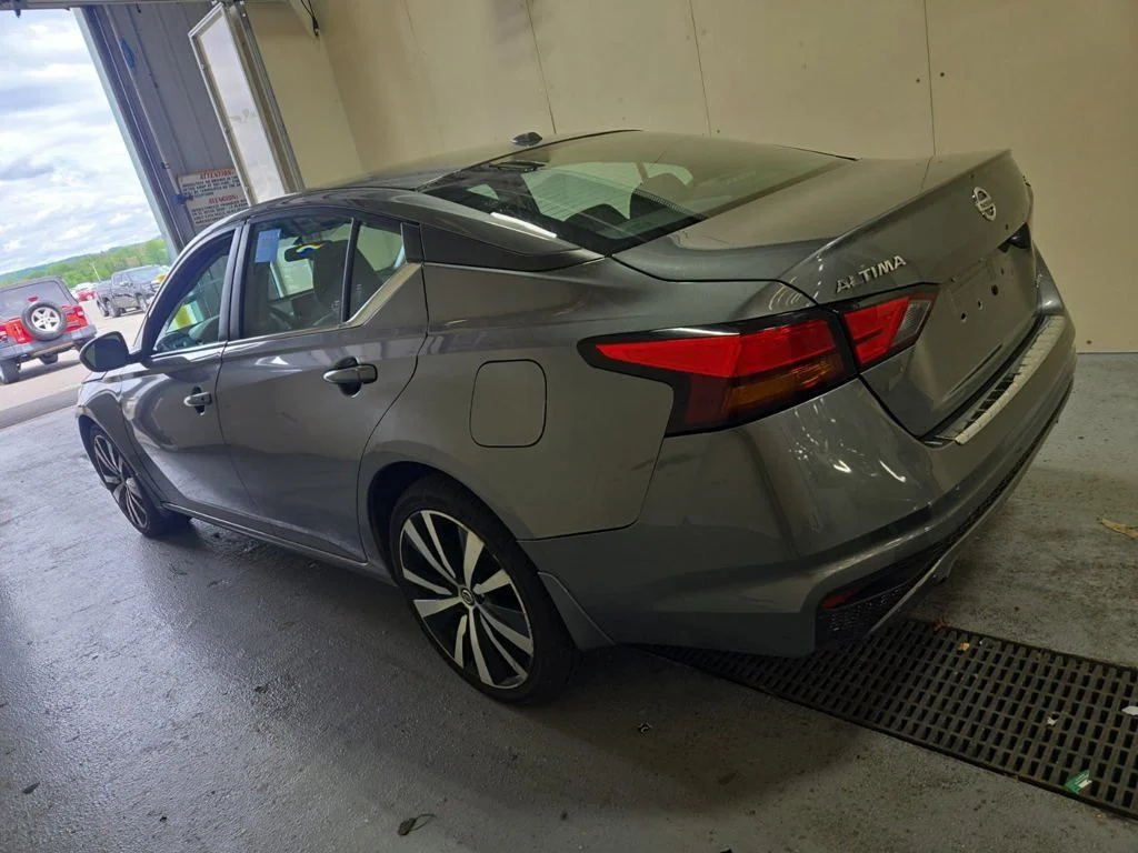 Certified Used 2019 Gray Nissan 2.5 SR image 3