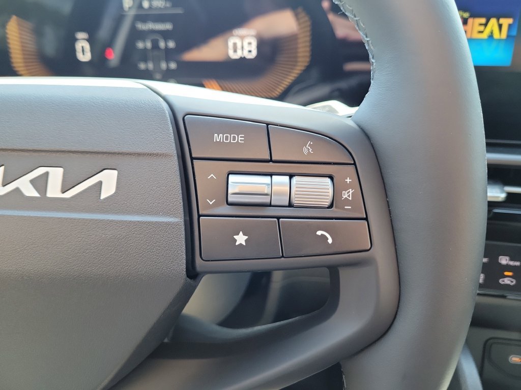 New 2026 Glacial White Pearl Kia EX image 29
