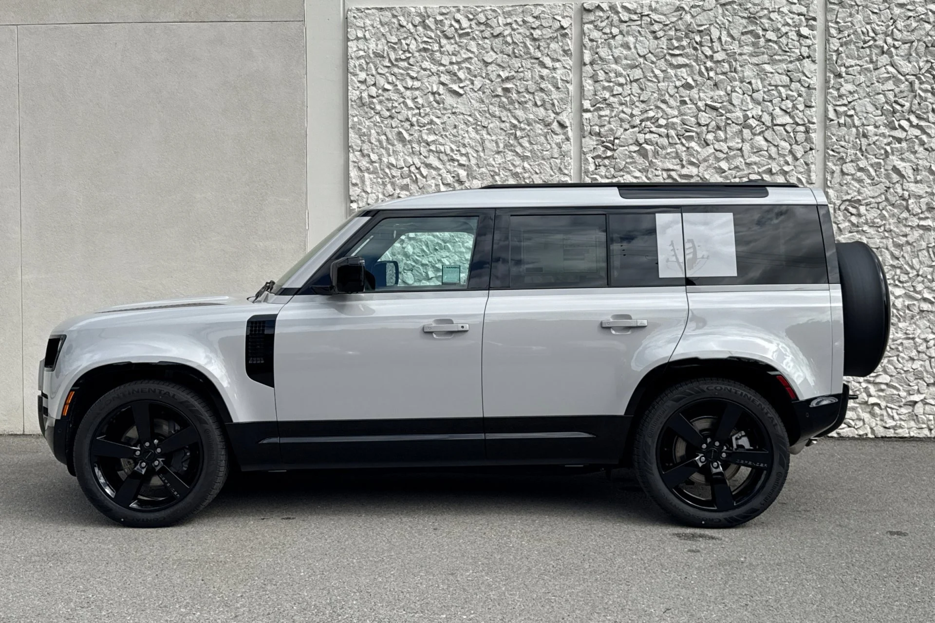 New 2026 Borasco Grey Land Rover X-Dynamic SE image 5