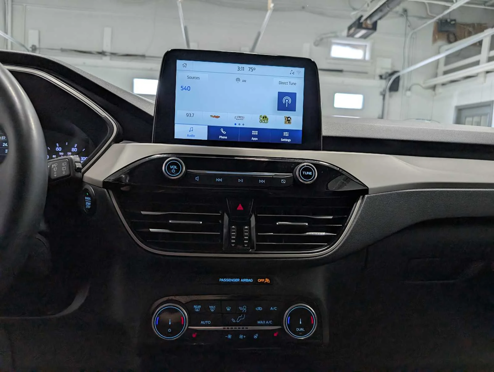 Used 2022 Carbonized Gray Metallic Ford SE image 32