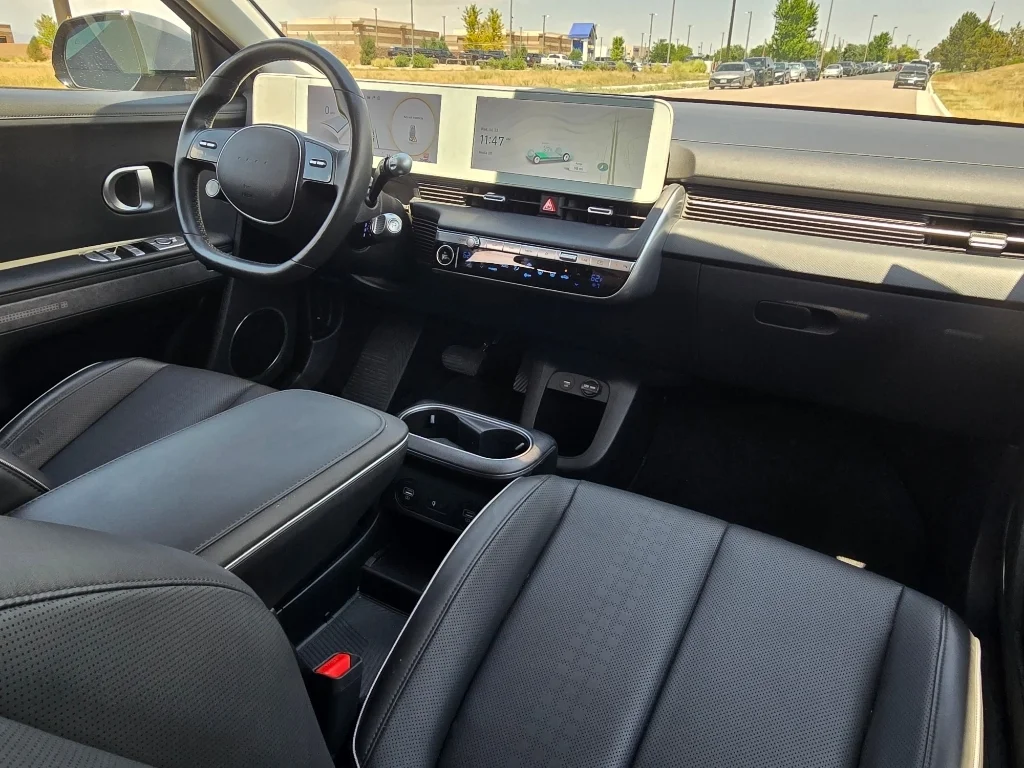 Used 2023 Digital Teal Hyundai Limited image 27