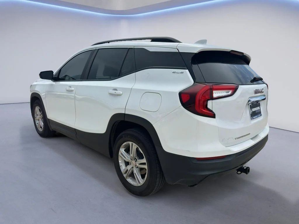 Used 2022 Summit White GMC SLE image 7