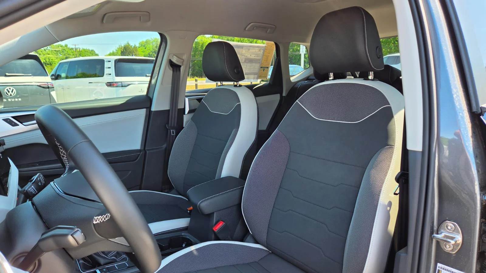 2025 Volkswagen Taos SE - Photo 21