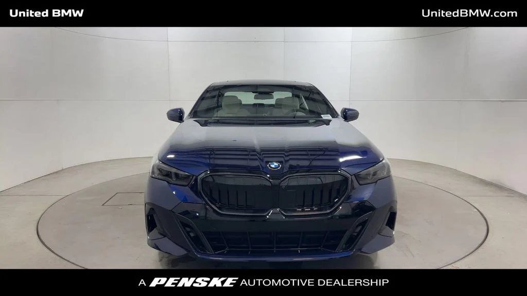 Used 2026 Tanzanite Blue II Metallic BMW 530i image 3