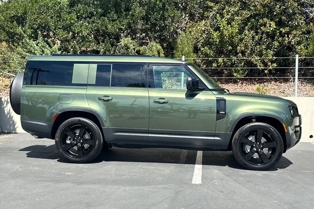 New 2026 Woolstone Green Land Rover S image 6