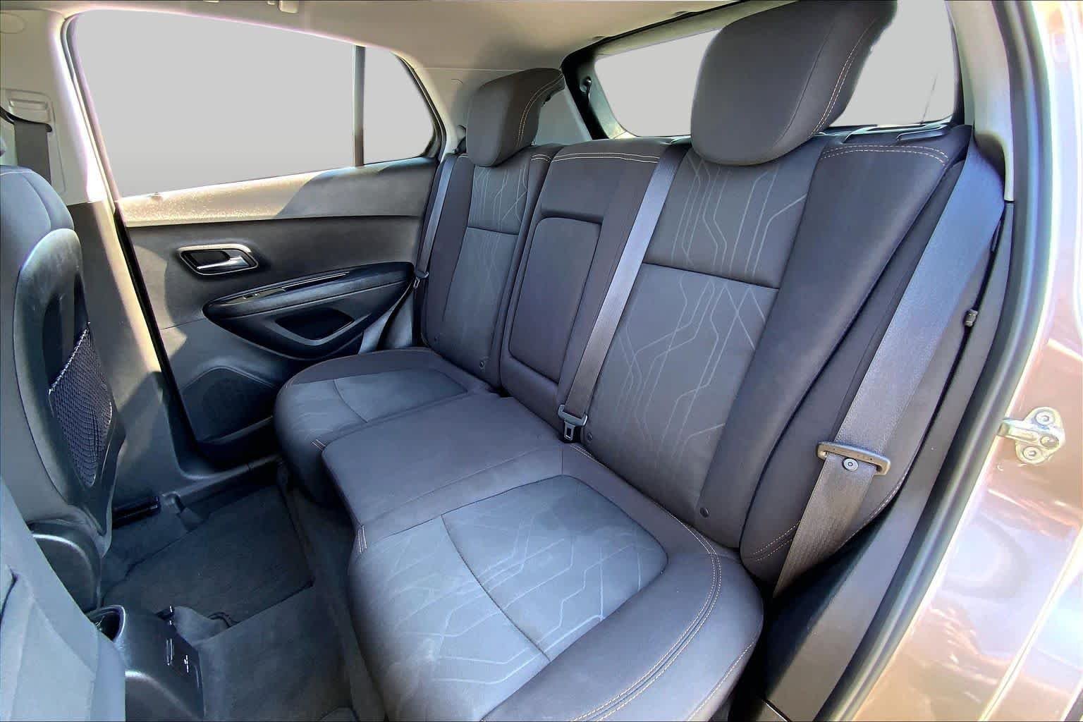 Used 2018 Sandy Ridge Metallic Chevrolet LT image 20