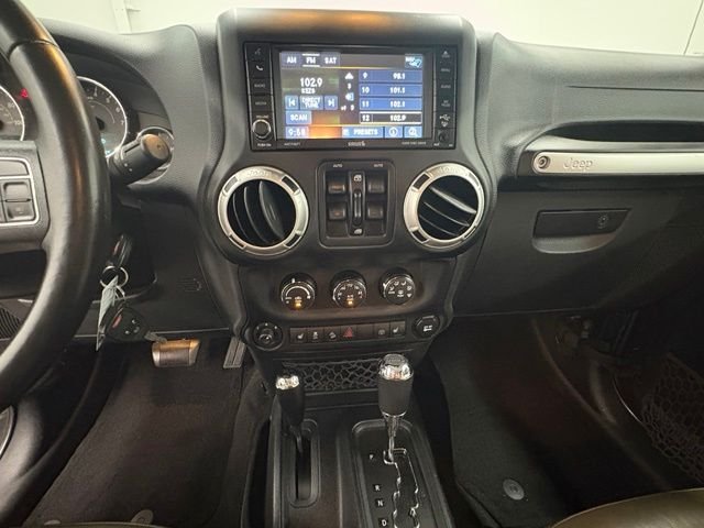 Used 2016 Gray Jeep Unlimited Sahara image 20