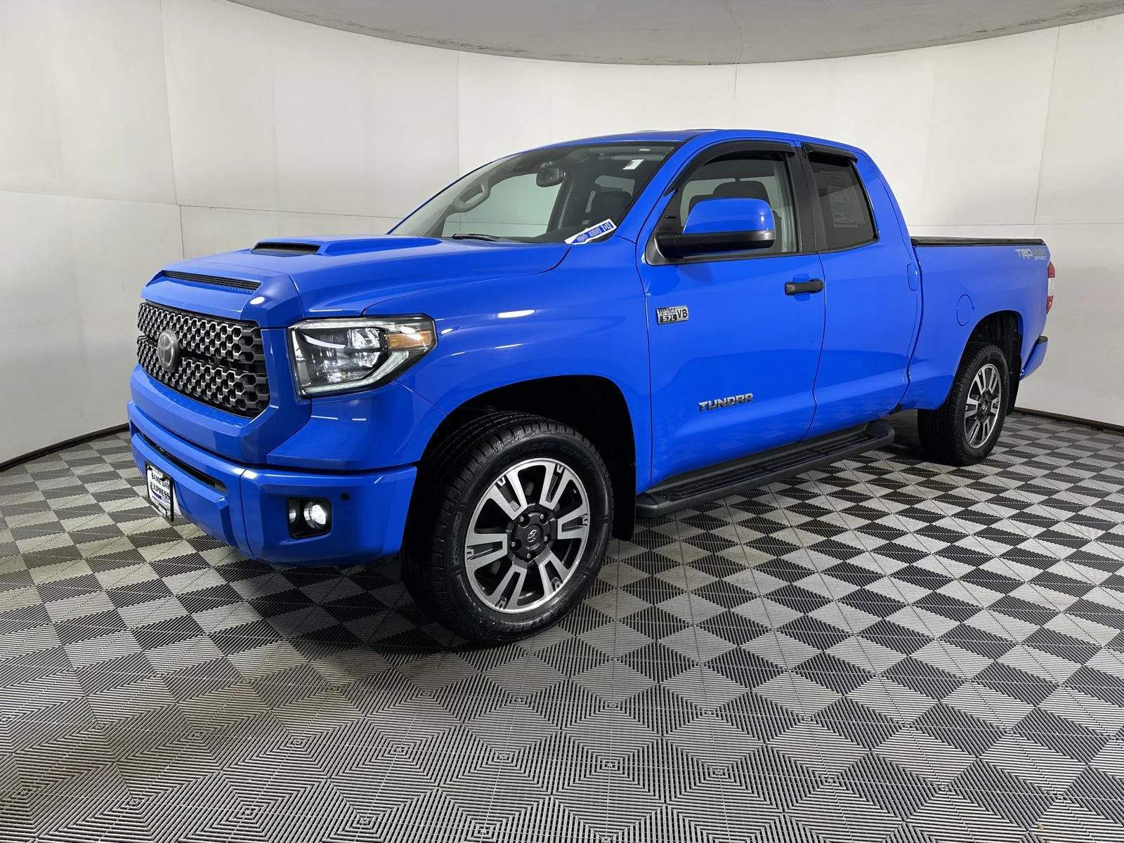 Used 2020 Voodoo Blue Toyota SR5 image 10