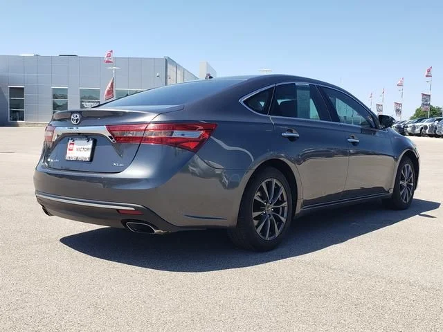Used 2016 Gray Toyota XLE image 5