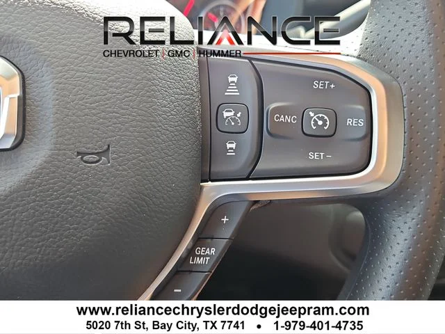 New 2026 Diamond Black Crystal Pearl-Coat Exterior Paint RAM Tradesman image 20