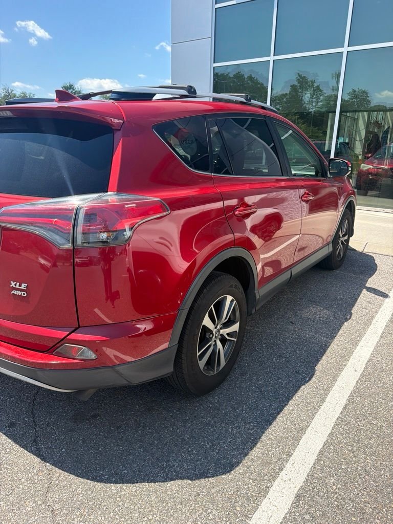 Used 2017 Red Toyota XLE image 3