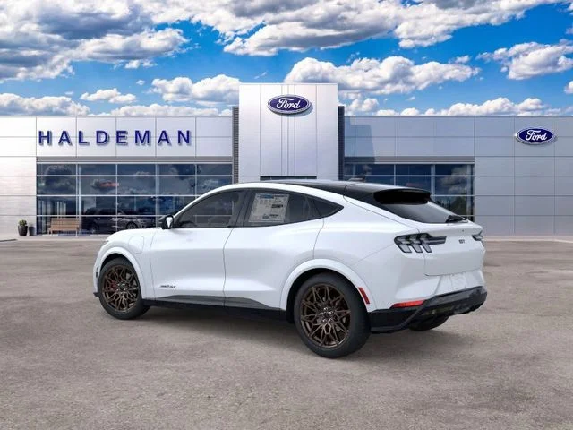 2025 Ford Mustang Mach-E GT - Photo 4