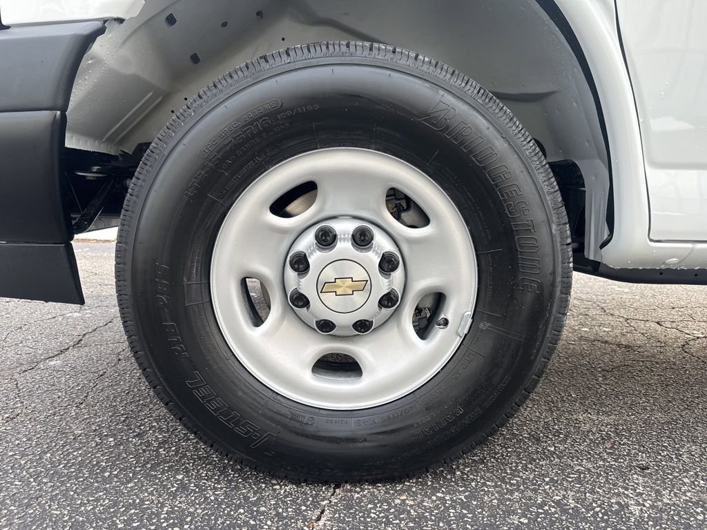 2025 Chevrolet Express Cargo Work Van - Photo 12