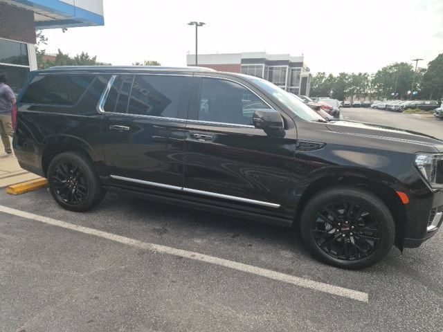 2024 GMC Yukon Denali AWD's photo