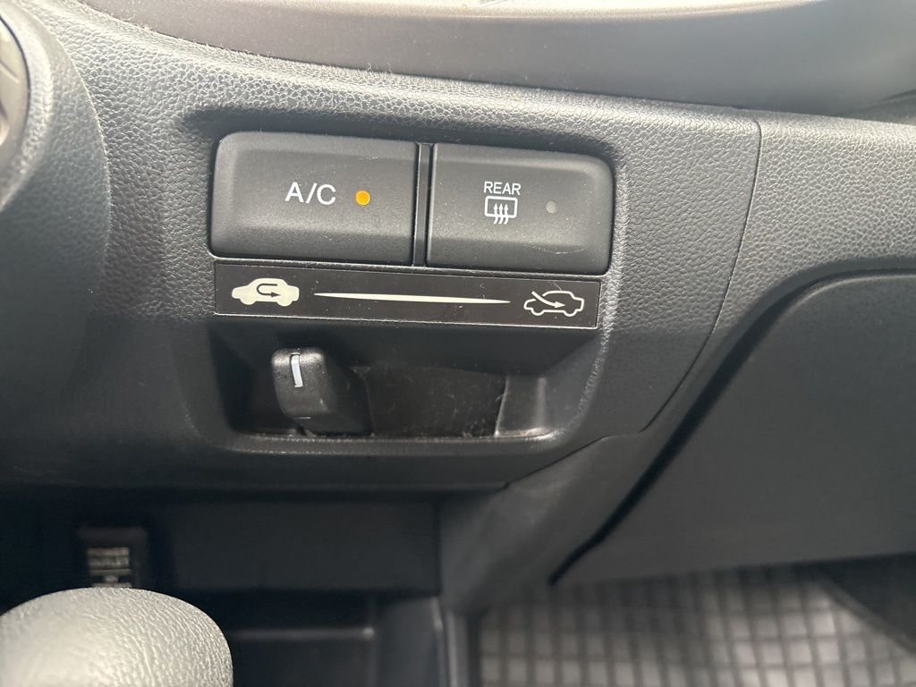 Used 2013  Honda Base image 23